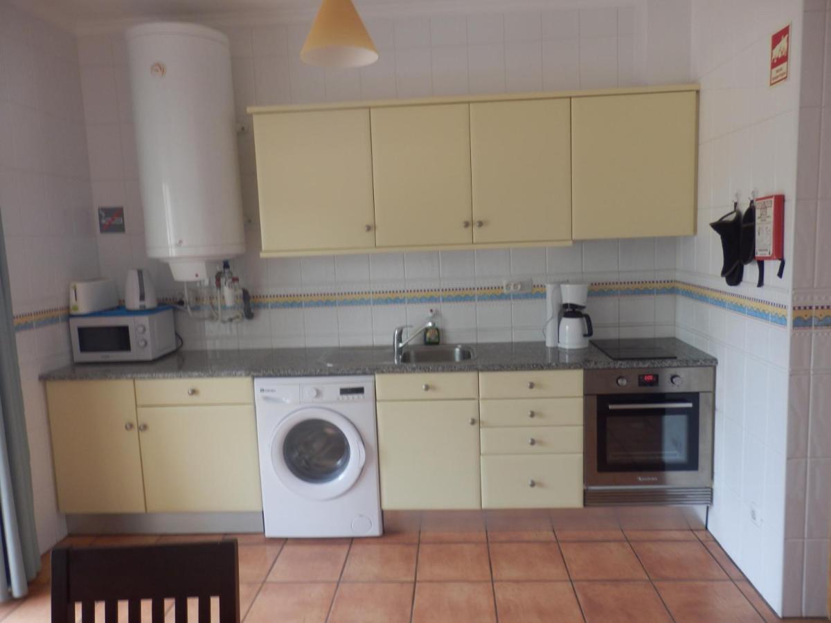 Bel appartement au bord de la mer de Porto de Mos Lagos Exterior foto