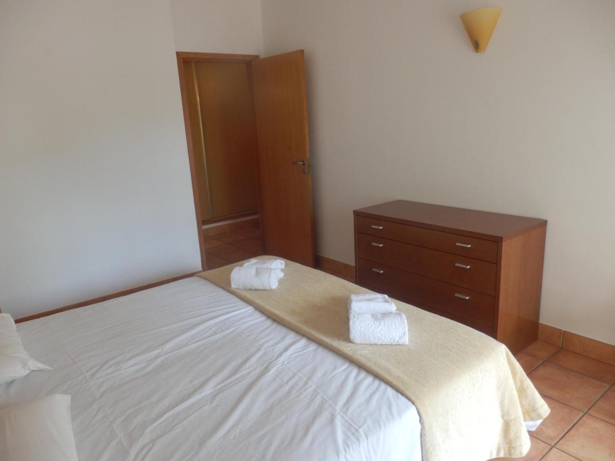 Bel appartement au bord de la mer de Porto de Mos Lagos Exterior foto